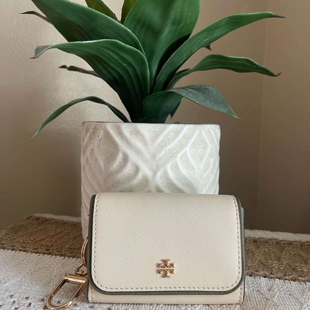 Tory Burch Cream Card Wallet